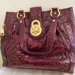 STEVEN "Anchor" Tote in Berry Crushed Patent
